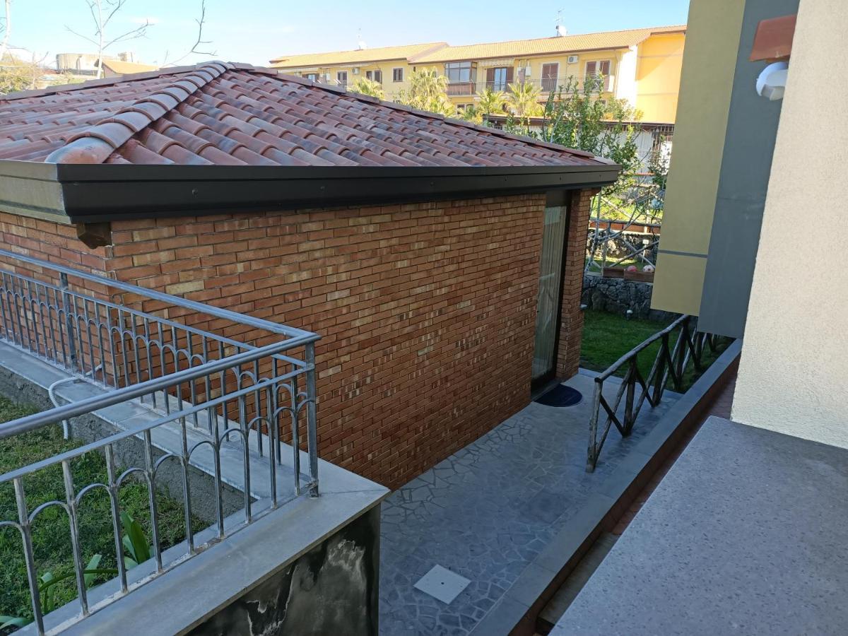 B&B Villa Salome' San Pietro Clarenza Екстер'єр фото